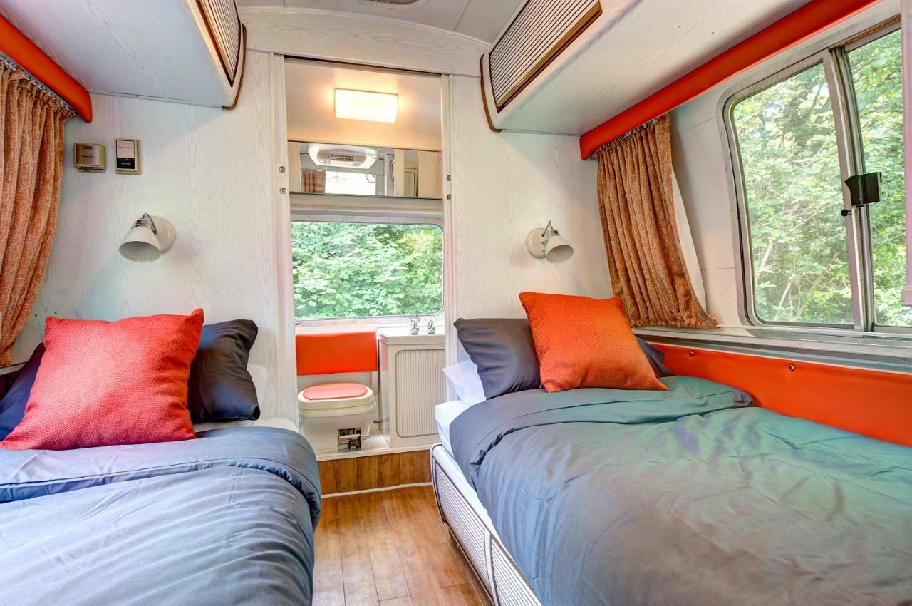 Glamping 1970 American Airstream Motorhome Ponsanooth エクステリア 写真