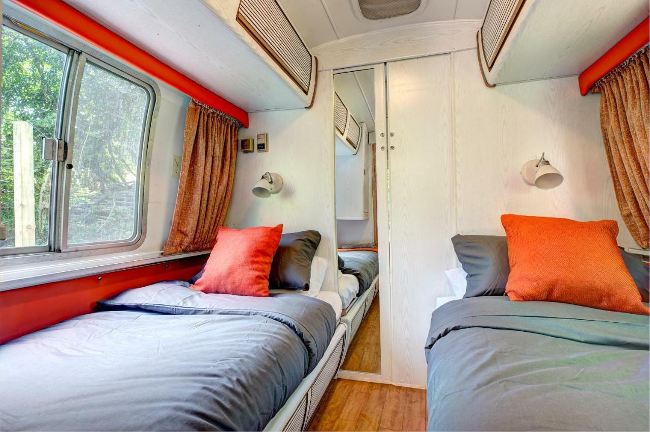 Glamping 1970 American Airstream Motorhome Ponsanooth エクステリア 写真