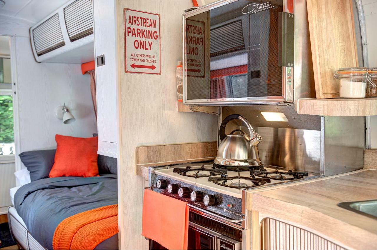 Glamping 1970 American Airstream Motorhome Ponsanooth エクステリア 写真