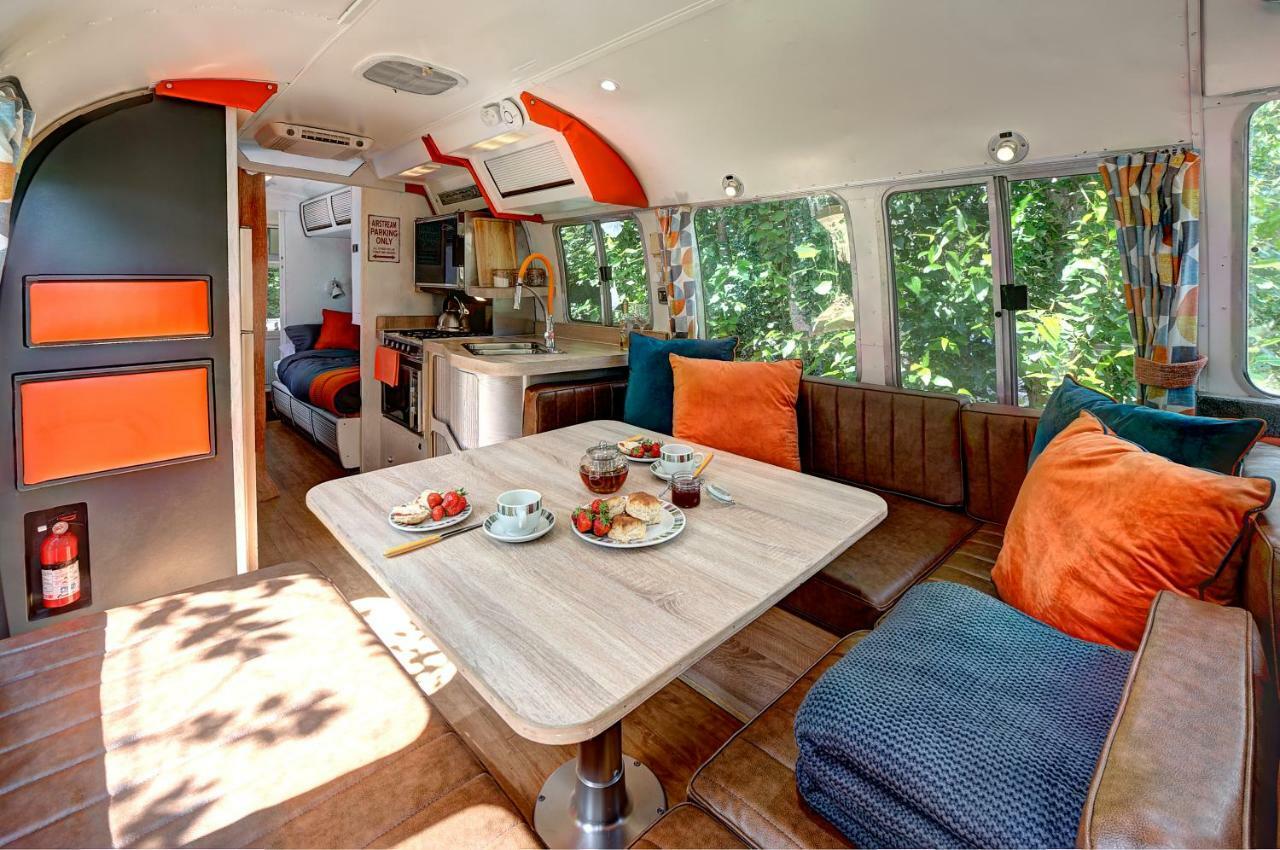 Glamping 1970 American Airstream Motorhome Ponsanooth エクステリア 写真